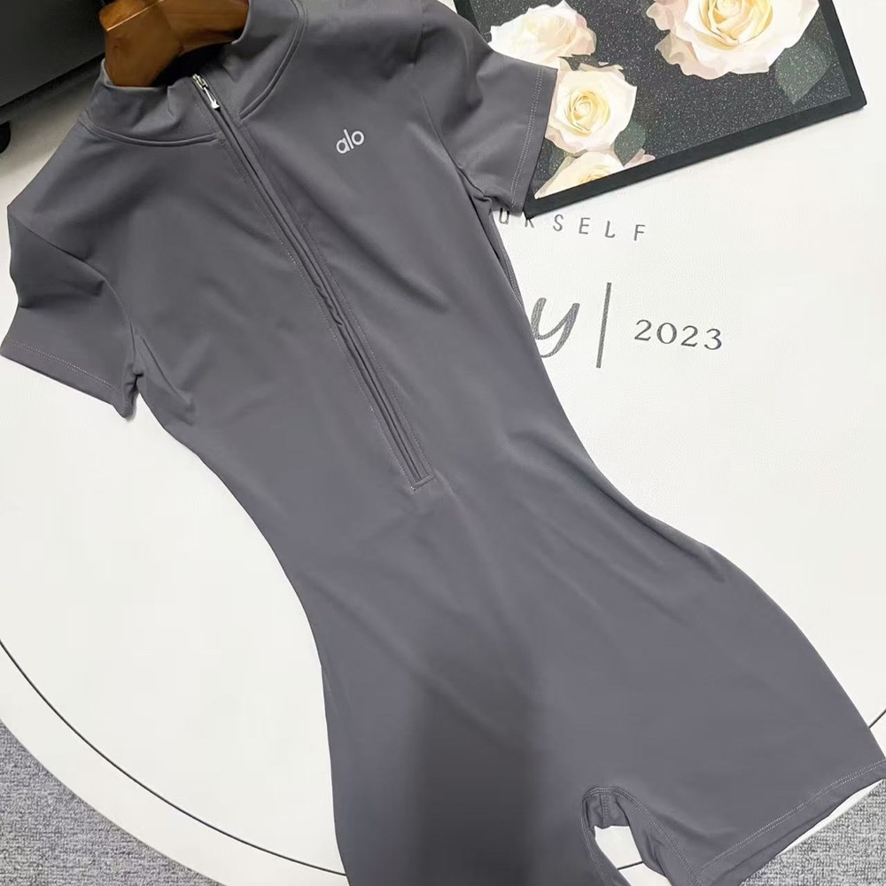 Minimalist Zipper Bodysuit –Solid Colour One-Piece for Summer Nights & City Days